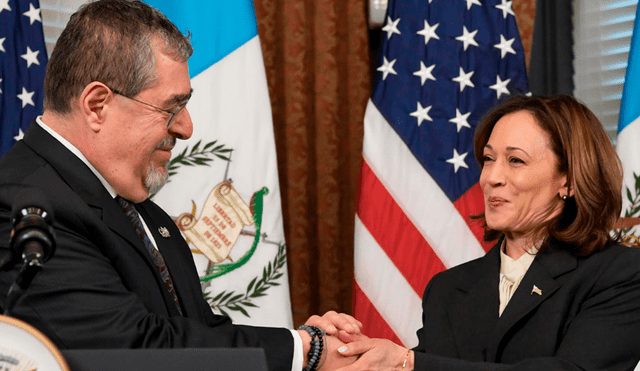 La vicepresidenta Kamala Harris prometió incrementar las inversiones estadounidenses en Guatemala durante la recepción al presidente Bernardo Arévalo de León en la Casa Blanca. Foto: Voz de América