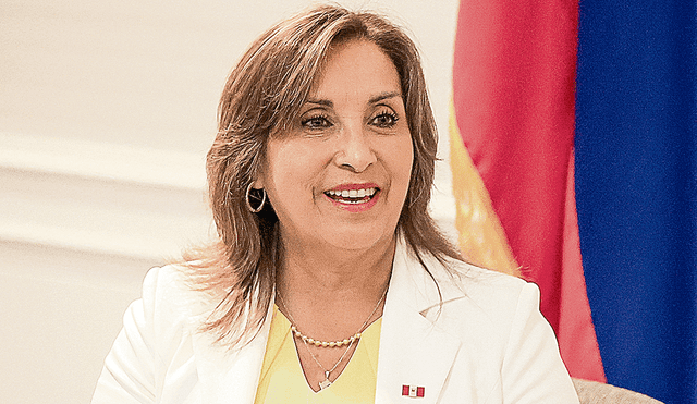 La presidenta Dina Boluarte guarda hermetismo sobre la procedencia de las joyas que utiliza en sus presentaciones públicas. Foto: difusión