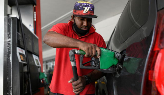 Los litros de gasolina subsidiada se pueden transferir a un familiar. Foto: El País