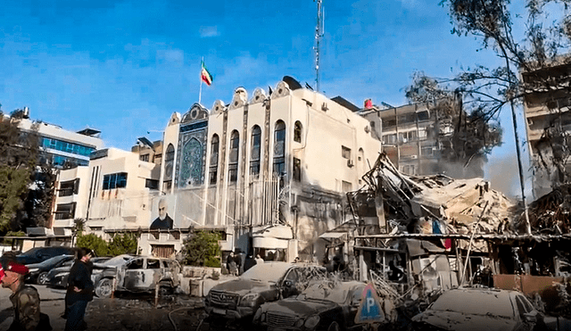 Un ataque israelí cerca de la embajada de Irán en Siria dejó 6 muertos, según el Observatorio Sirio de los Derechos Humanos (OSDH). Foto: RT