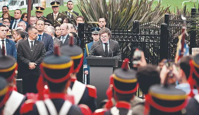Reivindica matanzas. El líder libertario sostuvo que la política y “el socialismo” mancharon honras de los militares argentinos. Foto: AFP.