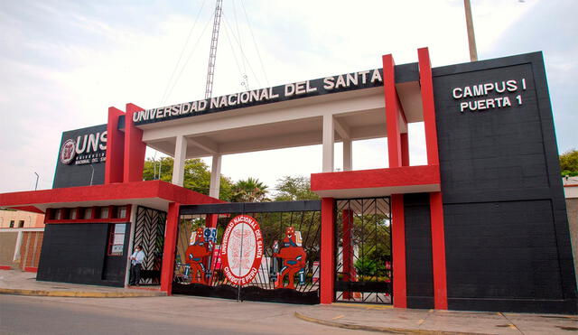 Renovada fachada de la UNS ubicada en Nuevo Chimbote. Foto: UNS