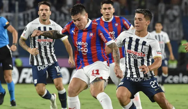 Alianza Lima y Cerro Porteño jugaron en La Nueva Olla por el grupo A de la Libertadores. Foto: AFP