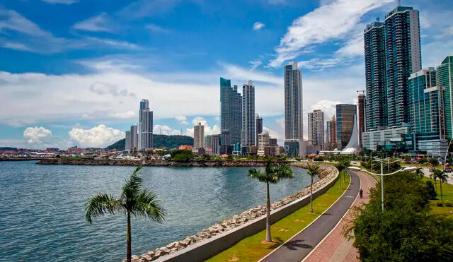 Emigrar a Panamá es una opción que muchos extranjeros consideran en su planificación de vida. Foto: composición LR/padondenosvamos.com