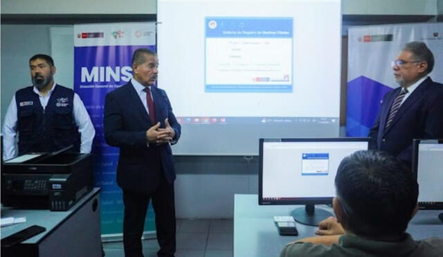 El Minsa capacitó a 500 profesionales de la salud para la emisión del certificado de defunción de manera virtual. Foto: Andina