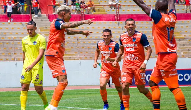 Paolo Guerrero anotó su tercer gol con César Vallejo. Foto: Ari Jáuregui