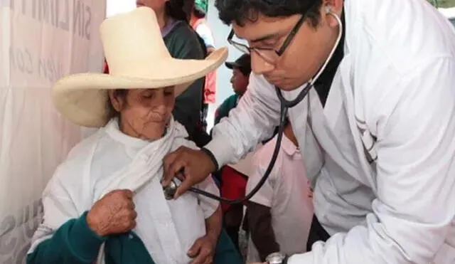 Minsa aprueba que médicos que no aprueban examen nacional ingresen al Serums. Foto: La República