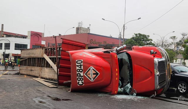 Ruta A y el servicio Expreso 10 del Metropolitano se ven afectados. Foto: Rosa Quincho/URPI-LR
