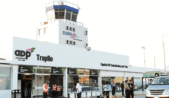 César Acuña también tenía un vuelo programado hacia este aeropuerto. Foto: Corpac