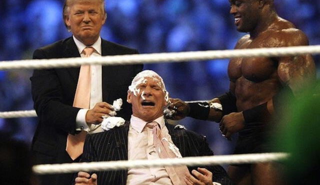 Trump rapando a McMahon. Foto: WWE