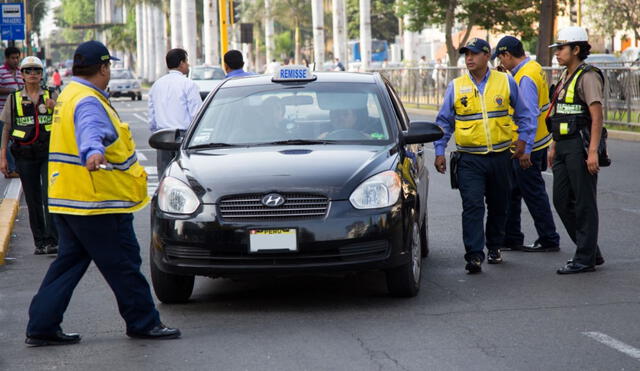 Este año, la ATU intervino a un total de 2.049 unidades que ofrecían el servicio de taxi colectivo. Foto: Andina