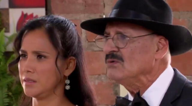 Don Gilberto y la 'Tortolita' se conocieron en un funeral en 'Al fondo hay sitio'. Foto: captura América TV