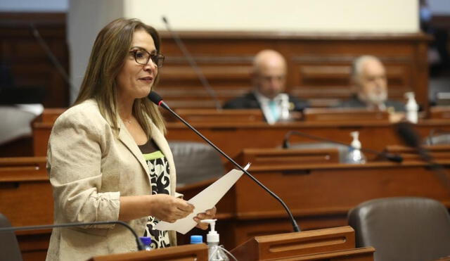 En febrero de este año, Magaly Ruiz ya fue blindada en la SAC por el caso de recorte de sueldos. Foto: Congreso