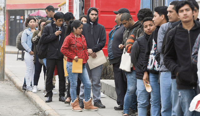 Disparidad. El sueldo promedio en los jóvenes es de S/1.133, apenas por encima de la remuneración mínima vital; no obstante, las mujeres están incluso por debajo de este nivel. Foto: difusión