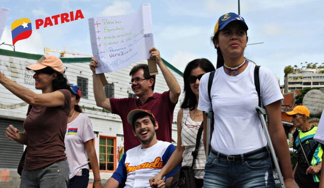 La mayoría de bonos de la patria se entregan por la plataforma del mismo nombre. Foto: composiciónLR/El Diario/Patria