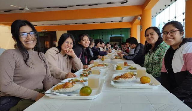  La UNAC ofrece a sus estudiantes el comedor totalmente gratuito. Foto: UNAC   