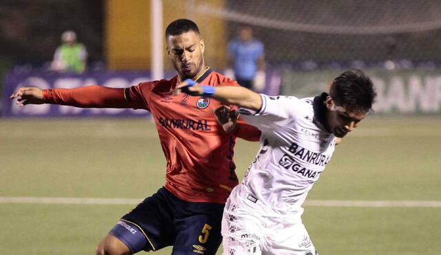 El clásico de Guatemala acabó empatado a cero por la ida de las semifinales. Foto: Comunicaciones