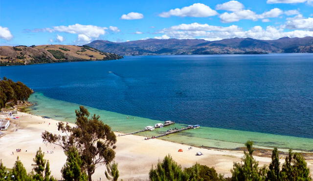 El Lago de Tota posee una extensión de 55 kilómetros cuadrados y una profundidad de 60 metros. Foto: ProColombia