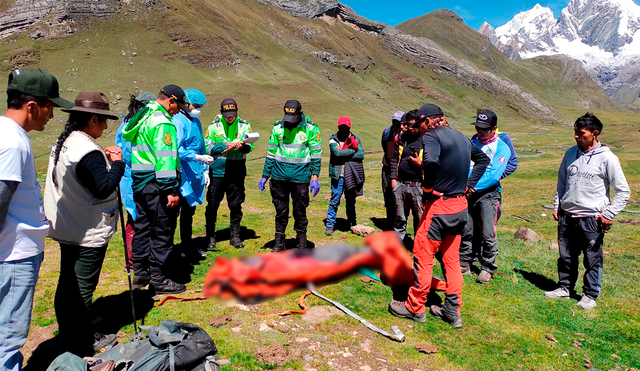 El cuerpo yacía en una montaña, a más de 5 mil metros sobre el nivel del mar. Foto: PNP