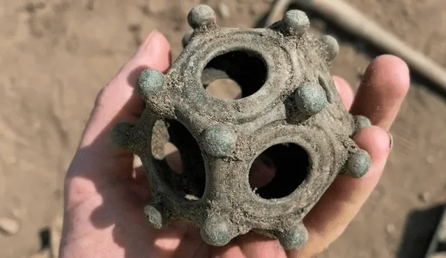 El dodecaedro más grande mide 8 centímetros de largo. Foto: Grupo de Arqueología Norton Disney