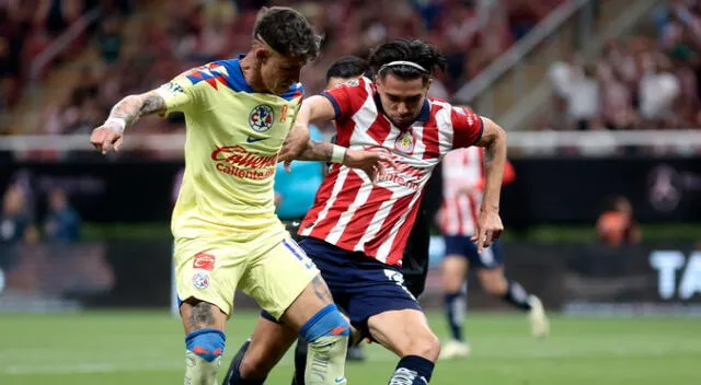 Chivas y América igualaron por la Liga MX. Foto: AFP.