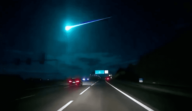 La bola de fuego iluminó el cielo de una tonalidad azul verdosa por unos instantes. Foto: captura de video/X