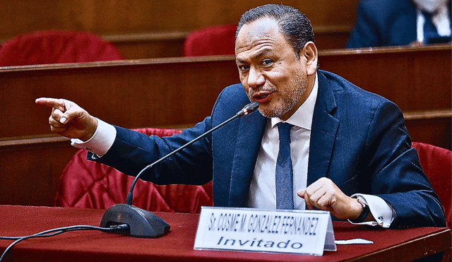 González Fernández criticó al Gobierno de Boluarte tras las últimas revelaciones del Ministerio Público. Foto: La República.