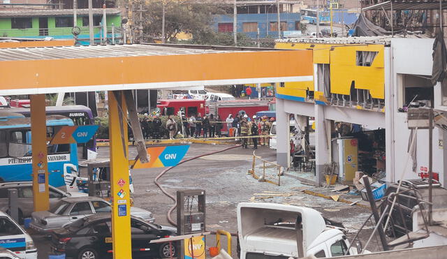 Destrucción. Pese al tiempo transcurrido, todavía se mantiene la fuga de gas y por ello no se intervienen las casas afectadas. El Gobierno exige que la empresa asuma sus responsabilidades.  Foto: Félix Contreras