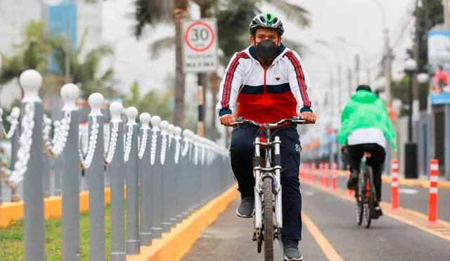 Con la construcción de ciclovías se busca la reducción de emisiones de gases de efecto invernadero y el desarrollo urbano sostenible. Foto: Andina