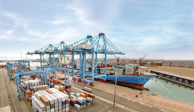 Puerto del Callao. La nueva Ley de Cabotaje será aplicada para carga de contenedores, más no para carga líquida o a granel. Foto: APM Terminals