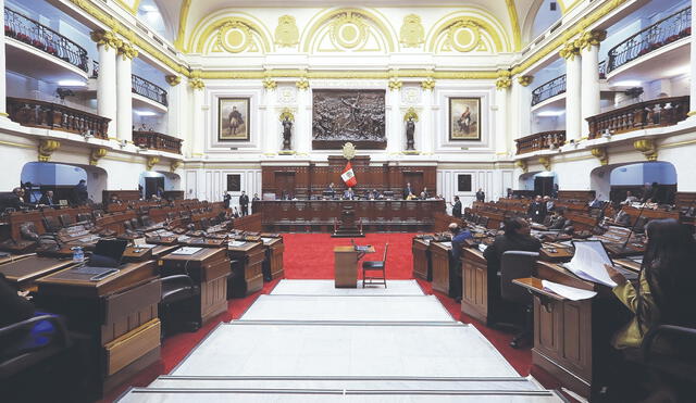 Primera votación. La interpretación auténtica tendrá que ser sometida a una segunda ronda en el Pleno. Ayer alcanzó los 67 votos, con el apoyo de Perú Libre, Fuerza Popular, entre otros. Foto: difusión