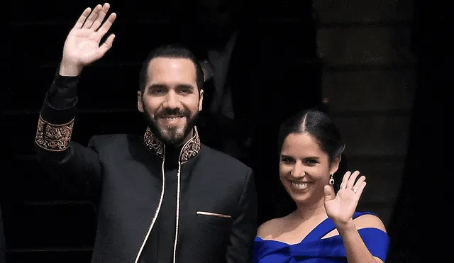 Nayib Bukele juró su segundo mandato en El Salvador y gobernará con su esposa hasta 2029. Foto: AFP