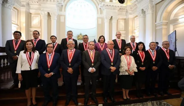 Pleno de la Corte Suprema de Justicia, en la ceremonia de despedida de Héctor Lama More