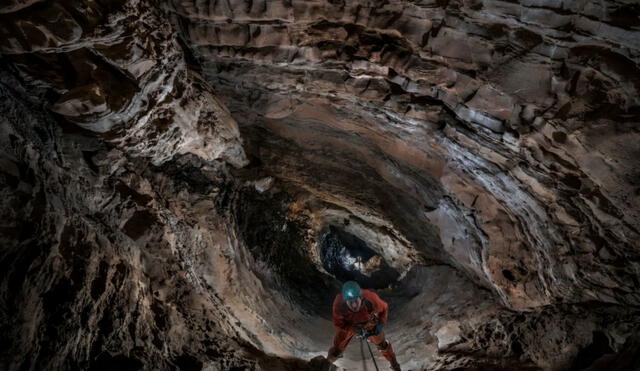 La cueva Veryovkina, situada en el macizo de Arabika de la república autónoma de Abjasia, es la cueva más profunda medida en la Tierra hasta la fecha. Foto: National Geographic