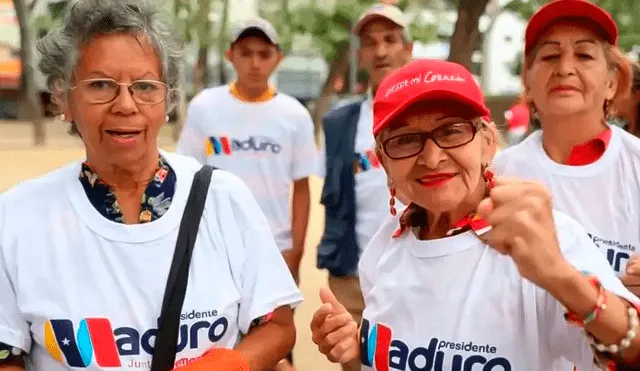 Los pensionados del IVSS son los últimos en recibir el Bono de Guerra cada mes. Foto: VTV