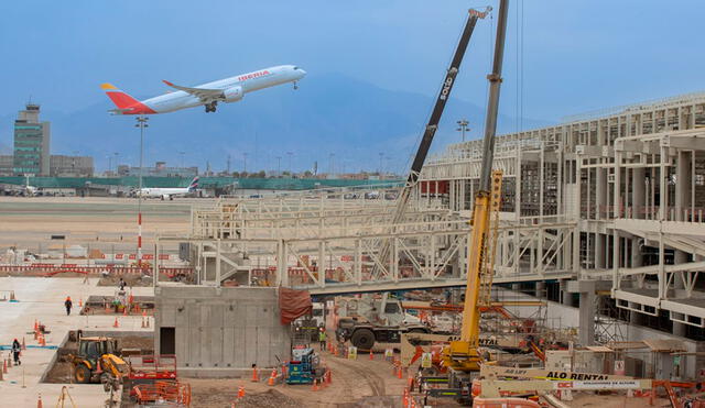 Más de 15.000 trabajadores se encargarán de la mudanza hacia el nuevo aeropuerto de Lima. Foto: Andina
