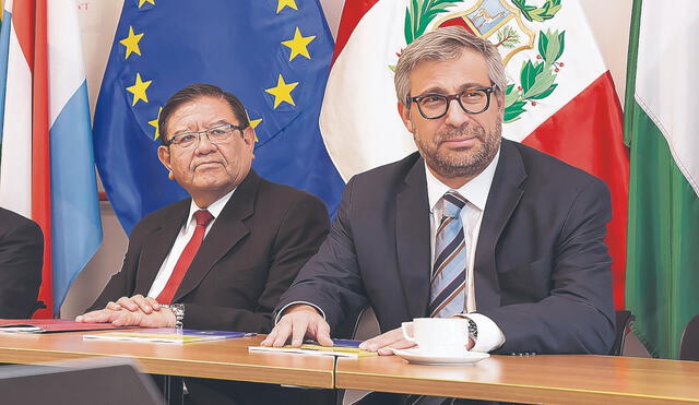 Peligro. Jorge Salas Arenas y Piero Corvetto exhortan al Congreso a reflexionar.  Foto: difusión