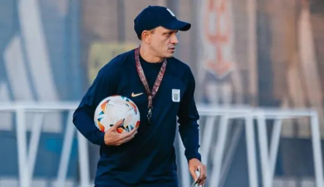 Alejandro Restrepo tomó el mando de Alianza Lima a inicios de temporada del 2024. Foto: Instagram/Alejandro Restrepo