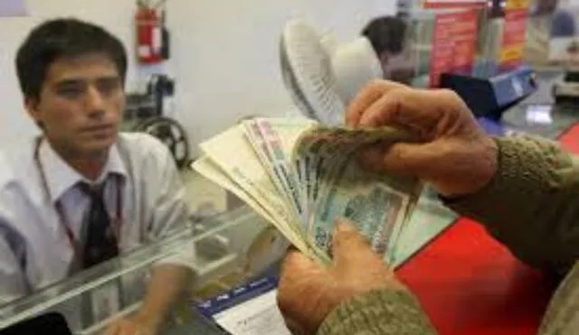 Los préstamos que ofrece el Banco de la Nación están dirigidas a trabajadores y pensionistas del sector público. Foto: Andina