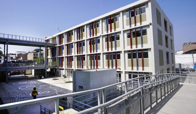 Colegio Bicentenario construido en Santa Anita. Foto: Andina