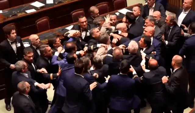 La pelea se dio durante la sesión que trataba la ley de autonomía diferenciada para las regiones. Foto: Parlamento italiano/difusión