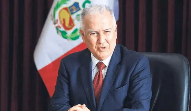 Alfonso López Chau anunció que postulará a la presidencia en el 2026. Foto: UNI