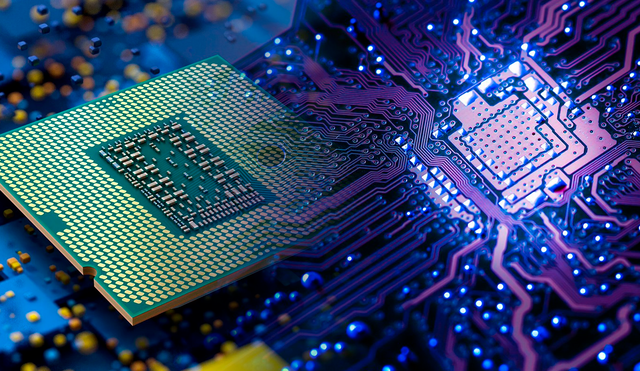 China puede superar a Estados Unidos como el país con mayor producción de chips para computadoras. Foto: Composición LR