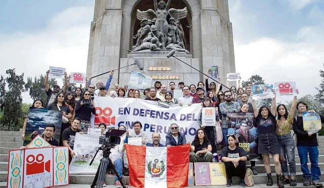 Cineastas se unieron para protestar contra ley del Congreso que censura limita el financiamiento a producciones audiovisuales. Foto: Fiorella Alvarado.