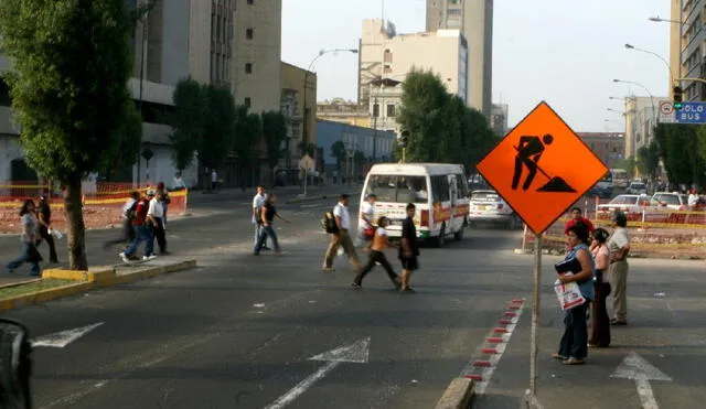 El ministro Raúl Pérez Reyes indicó que el cierre parcial de la avenida Garcilaso será por tres meses para dar inicio a las obras de la Línea 2 del Metro de Lima. Foto: Andina