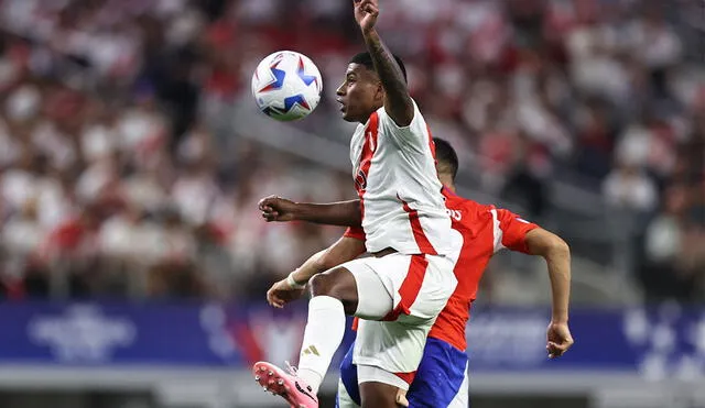 Miguel Araujo fue titular en el partido de Perú vs. Chile por la Copa América 2024. Foto: AFP