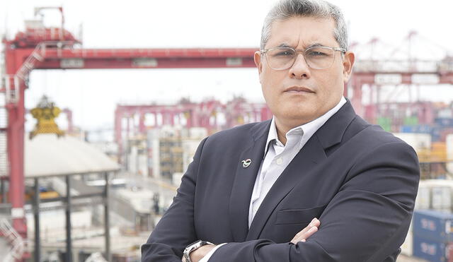 Para Carlos Merino, CEO de DP World en Perú, el ingreso de más infraestructura portuaria -como es el caso de Chancay- eleva la competitividad. Foto: DP World Callao