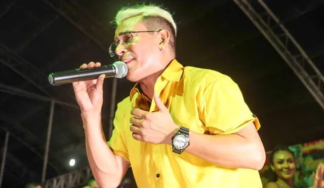 El cantante de cumbia se armó de valor para continuar trabajando a pesar de las extorsiones en Trujillo. Instagram/Esaud Suárez