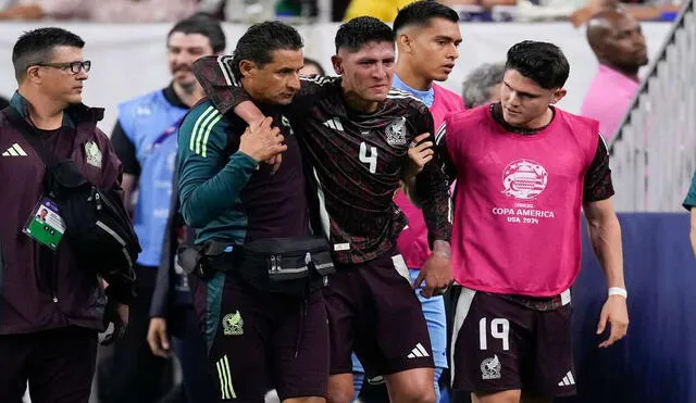 Jaime Lozano busa sustituto para Edson Álvarez tras lesión en Copa América. Foto: composición lr/ @AIInformer__