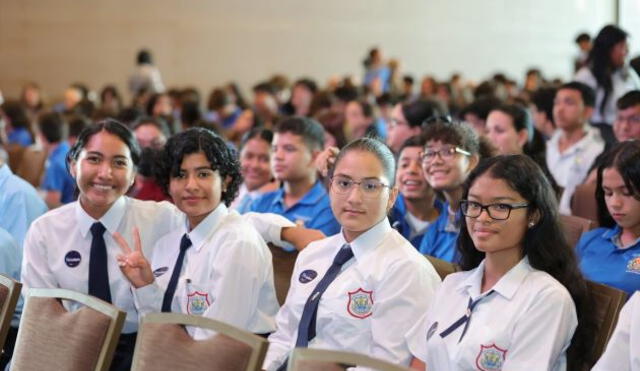 El IFARHU comenzará a pagar las becas por cheque en las provincias. Foto: Panamá América